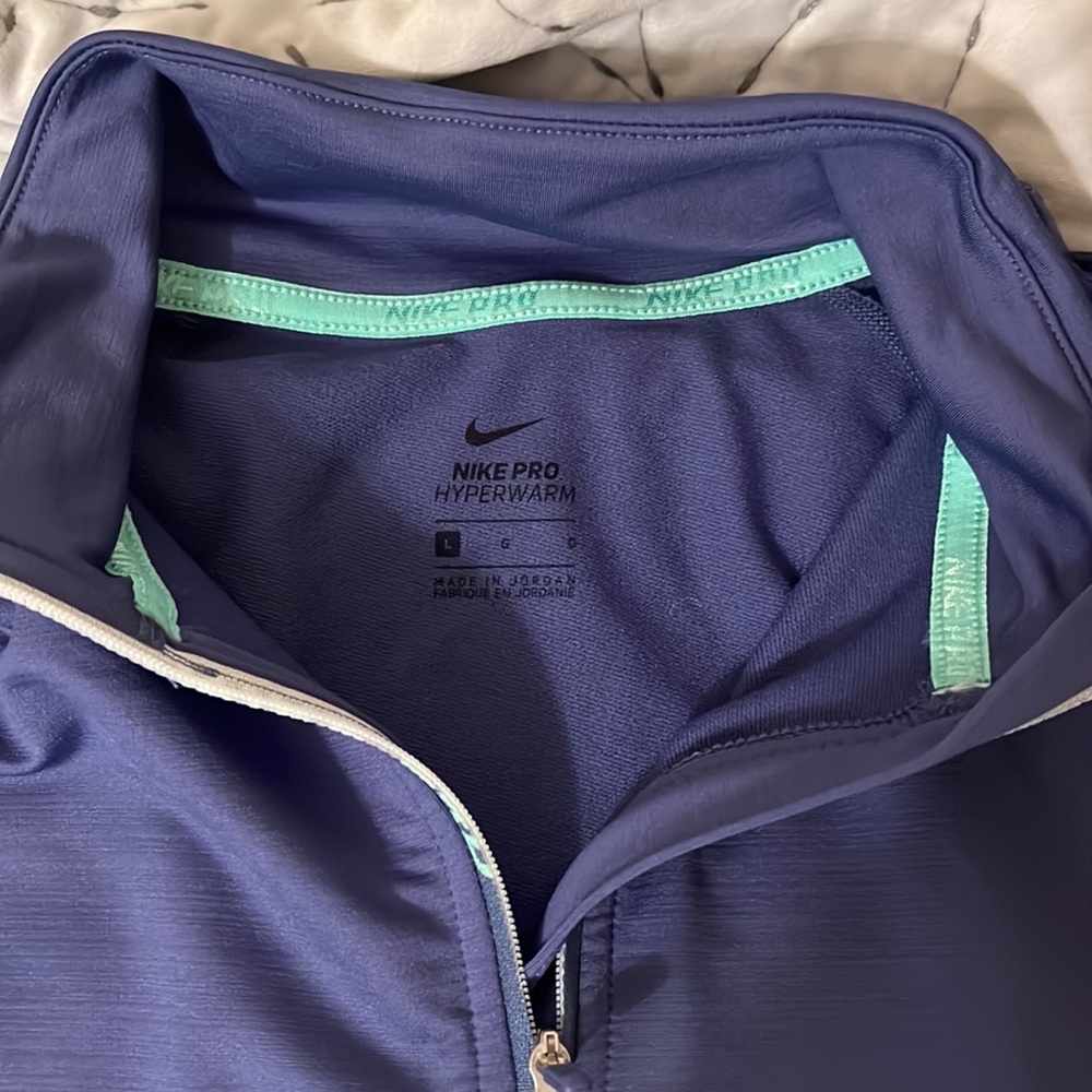 Nike Pro Women’s pullover - Picture 3 of 4